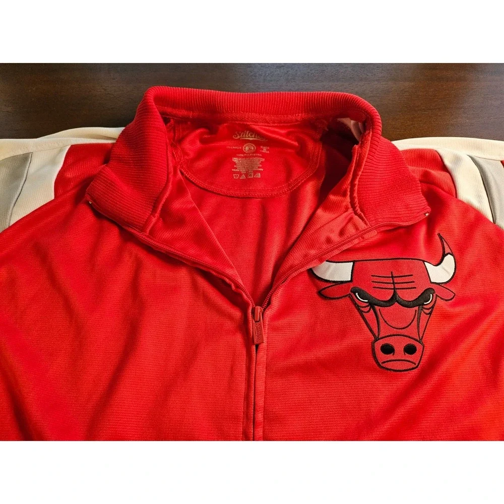 Chicago Bulls Full Zip Up Red White Lined Track Jacket W Pockets Mens 2 XL